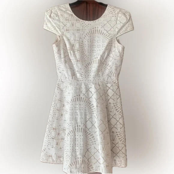 Anthropologie | White lace cap sleeve fit & flare dress - Picture 4 of 13